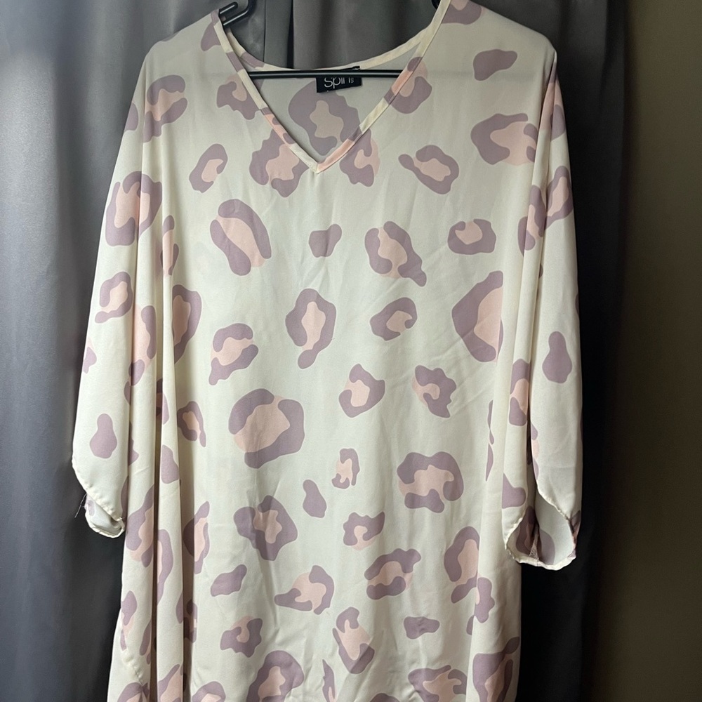 Leopard Print V-Neck Blouse
